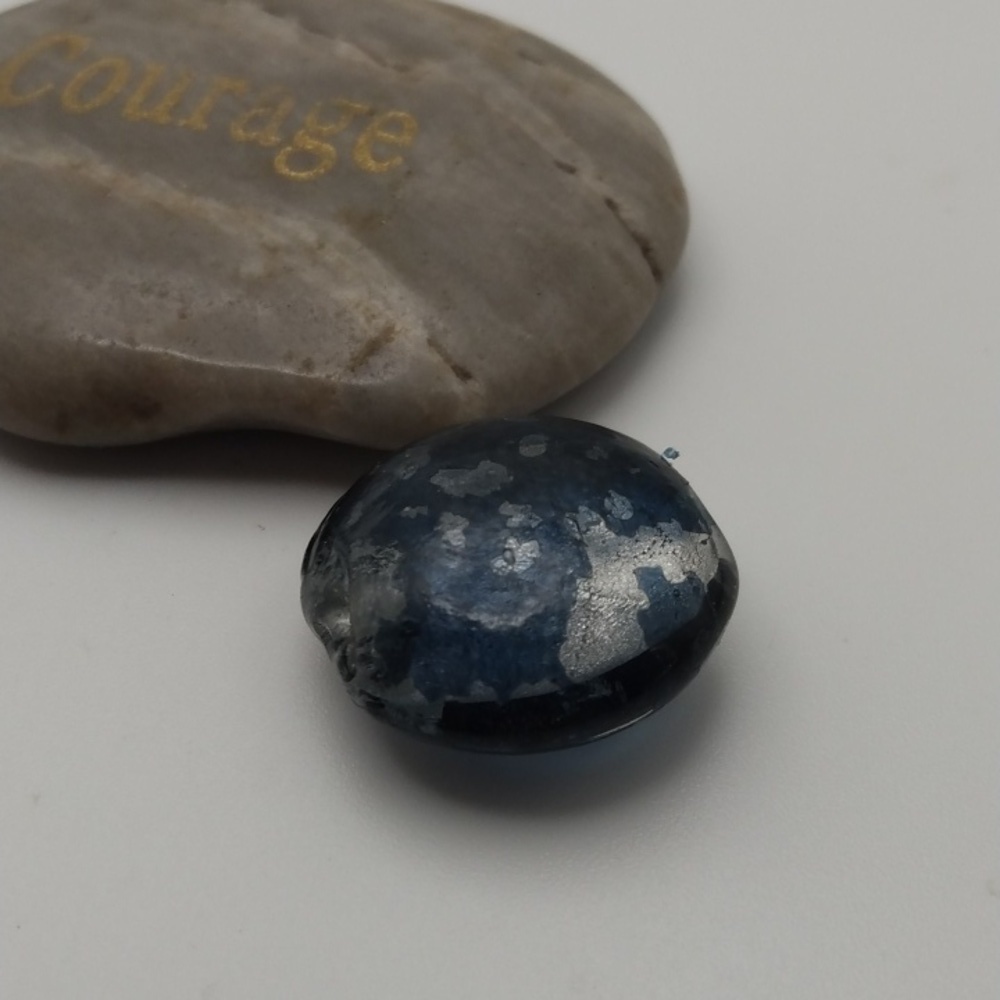 Blue glass cabochon‎ bead